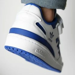 Budget 😉 Baskets Forum Low FY7756 Footwear White Royal Blue de Adidas Originals 🛒 13 Budget 😉 Baskets Forum Low FY7756 Footwear White Royal Blue de Adidas Originals 🛒 -Pas Cher adidas Magasin adidas 297443 FY7756 20220110T153050 05