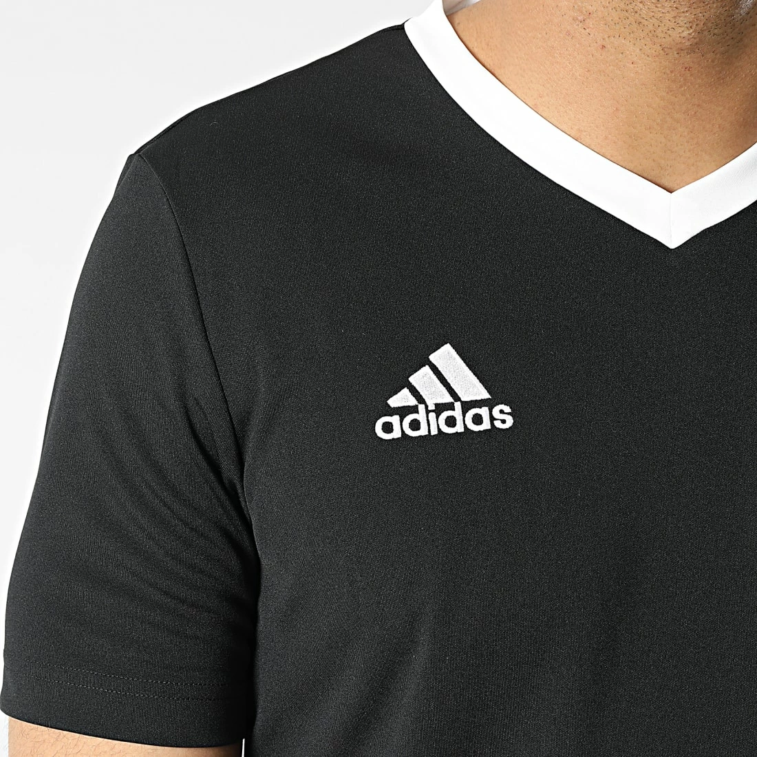 Le moins cher 🔥 Tee 👕 Shirt Col V ENT22 HE1573 Noir de Adidas Performance 🎉 4 Le moins cher 🔥 Tee 👕 Shirt Col V ENT22 HE1573 Noir de Adidas Performance 🎉 – Image 2