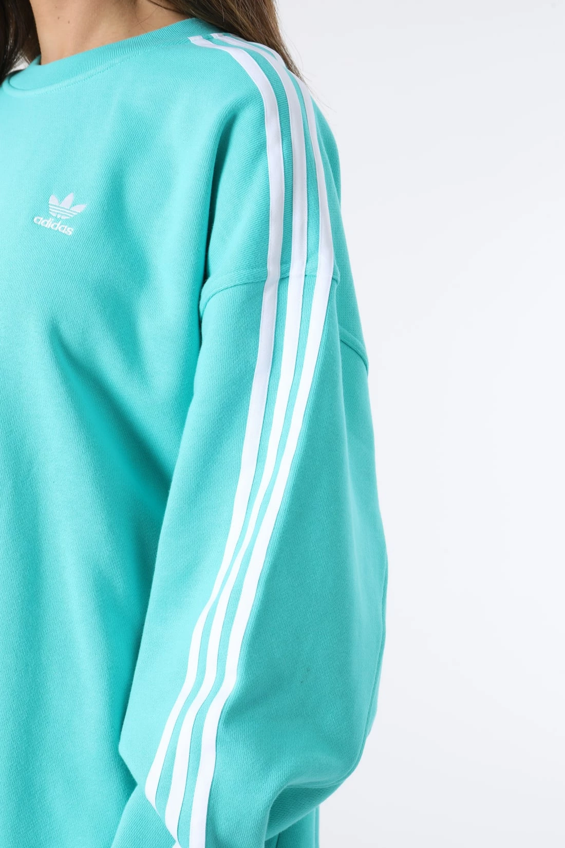 Offres 🧨 Sweat Crewneck Femme A Bandes HB9471 Turquoise de Adidas Originals ✨ 6 Offres 🧨 Sweat Crewneck Femme A Bandes HB9471 Turquoise de Adidas Originals ✨ – Image 4
