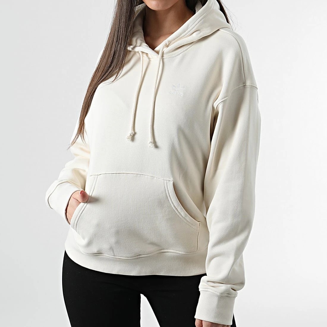 Sortie 🎉 Sweat Capuche Femme Graphic HF2088 Beige de Adidas Originals 💯 7 Sortie 🎉 Sweat Capuche Femme Graphic HF2088 Beige de Adidas Originals 💯 – Image 5