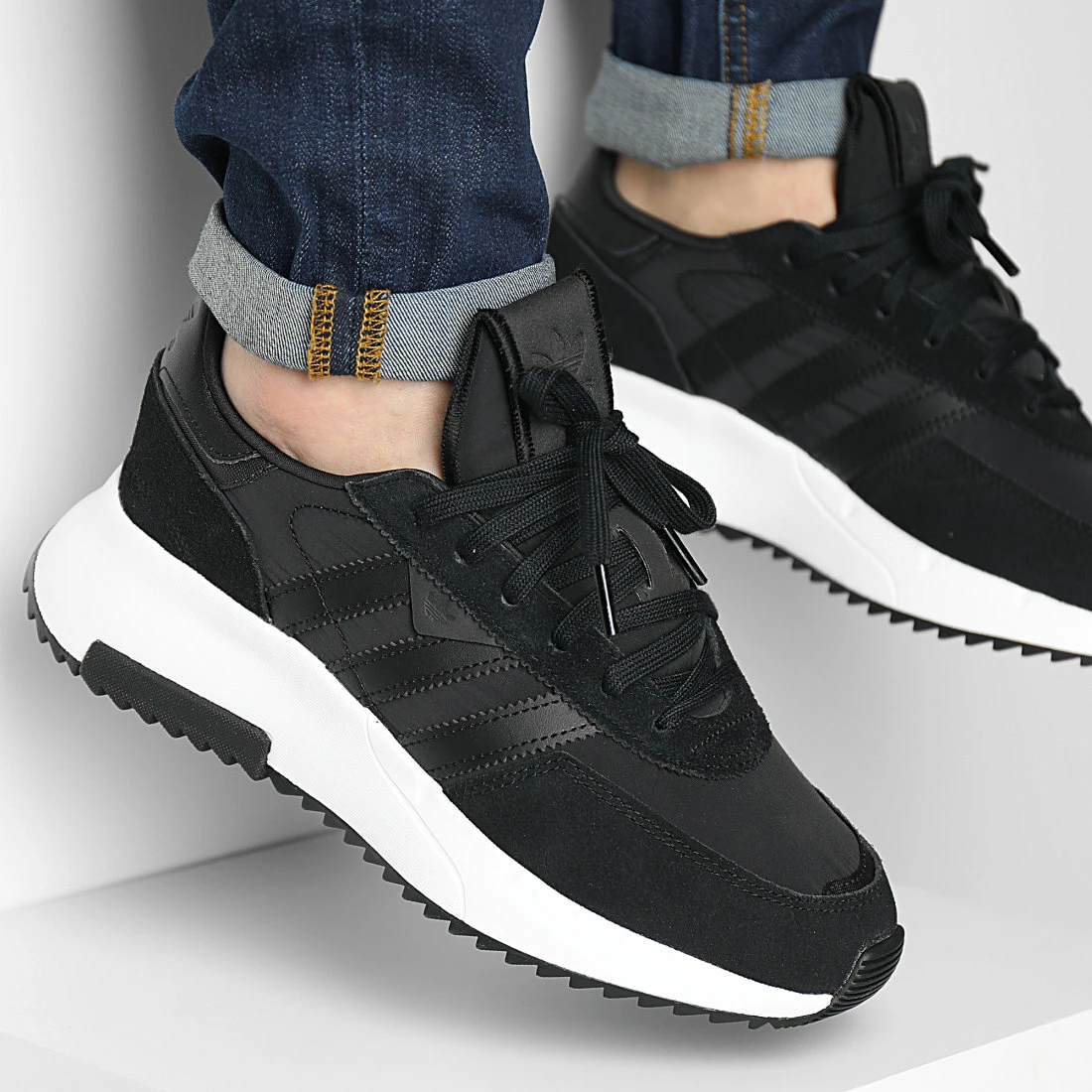 Coupon 🔔 Baskets Retropy 2 GW5472 Core Black Cloud White de Adidas Originals 👏 3 Coupon 🔔 Baskets Retropy 2 GW5472 Core Black Cloud White de Adidas Originals 👏