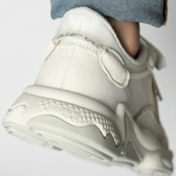 De gros 🥰 Baskets Ozweego GX3322 Aluminium Met Grey Wonder White de Adidas Originals ⭐ -Pas Cher adidas Magasin adidas 308236 GX3322 20220310T161105 04