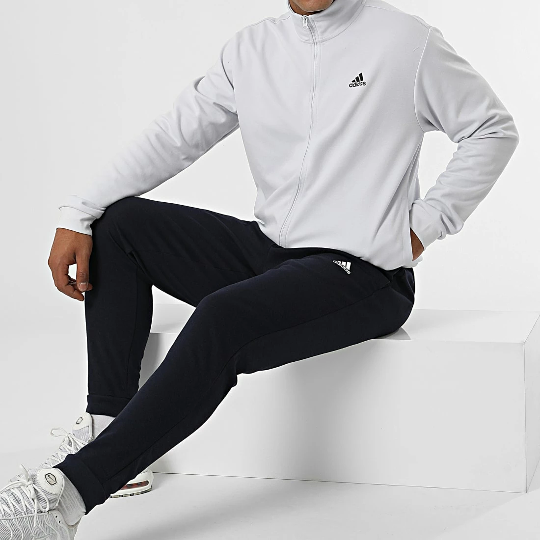 Tout neuf 🥰 Ensemble De Survetement 3 Bars Graph H61134 Blanc Bleu Marine de Adidas Performance 😍 3 Tout neuf 🥰 Ensemble De Survetement 3 Bars Graph H61134 Blanc Bleu Marine de Adidas Performance 😍