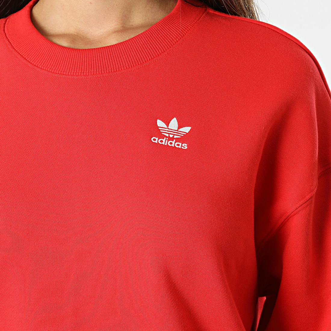 Offres 🥰 Sweat Crewneck Femme Crop A Bandes HC2063 Rouge de Adidas Originals 🎉 4 Offres 🥰 Sweat Crewneck Femme Crop A Bandes HC2063 Rouge de Adidas Originals 🎉 – Image 2