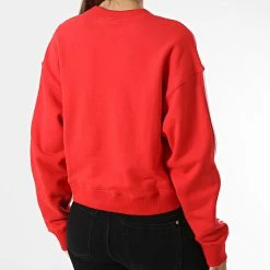 Offres 🥰 Sweat Crewneck Femme Crop A Bandes HC2063 Rouge de Adidas Originals 🎉 13 Offres 🥰 Sweat Crewneck Femme Crop A Bandes HC2063 Rouge de Adidas Originals 🎉 -Pas Cher adidas Magasin adidas 310388 HC2063 20220330T135236 06