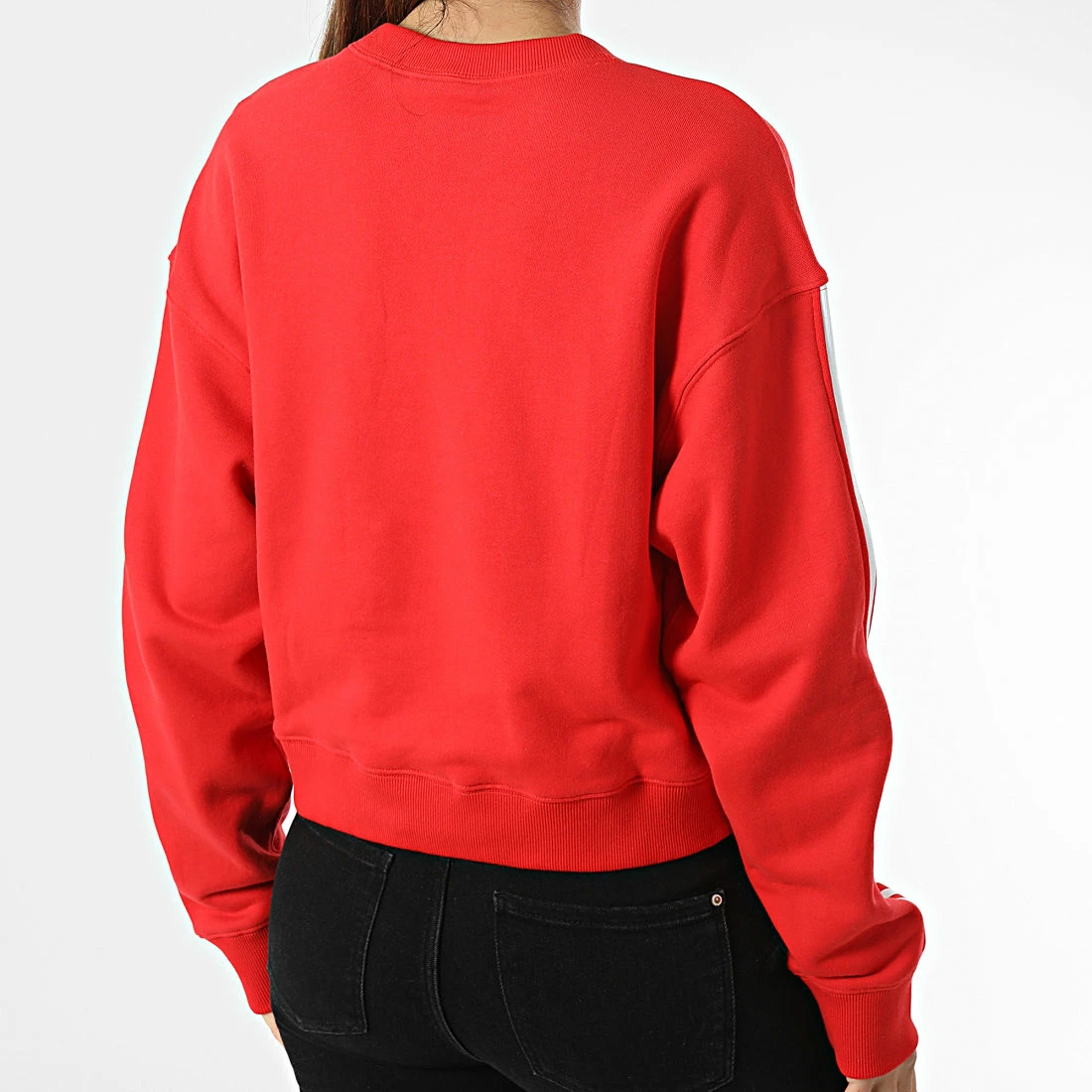 Offres 🥰 Sweat Crewneck Femme Crop A Bandes HC2063 Rouge de Adidas Originals 🎉 8 Offres 🥰 Sweat Crewneck Femme Crop A Bandes HC2063 Rouge de Adidas Originals 🎉 – Image 6