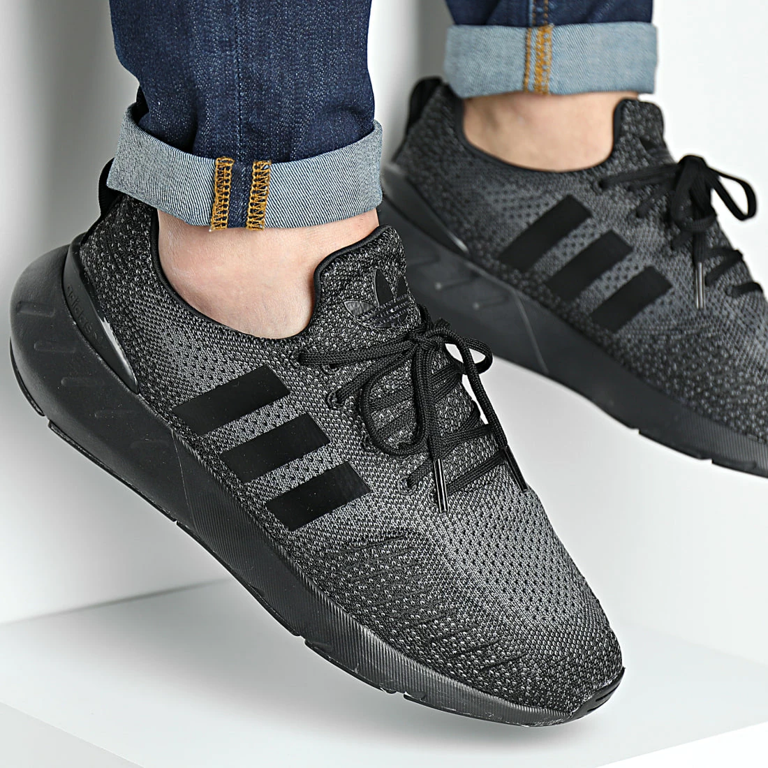 Le moins cher 🛒 Baskets Swift Run 22 GZ3500 Core Black Grey Five de Adidas Originals 💯 3 Le moins cher 🛒 Baskets Swift Run 22 GZ3500 Core Black Grey Five de Adidas Originals 💯