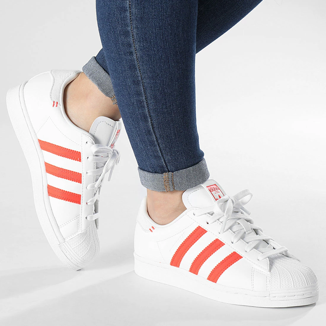 Meilleure vente ✨ Baskets Superstar GZ3451 Crystal White Solar Red Grey Two de Adidas Originals 🔔 5 Meilleure vente ✨ Baskets Superstar GZ3451 Crystal White Solar Red Grey Two de Adidas Originals 🔔 – Image 3