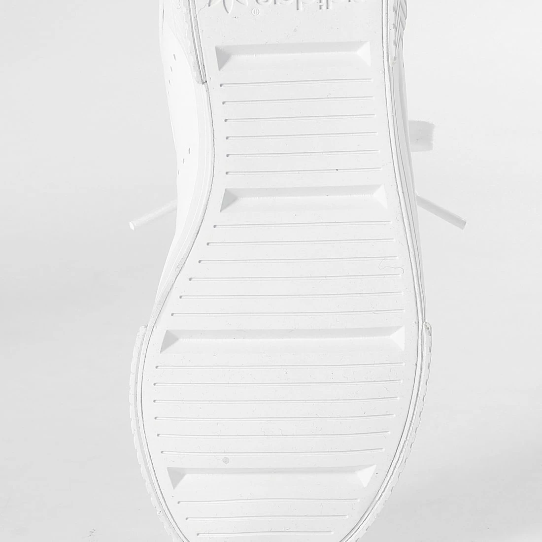 Top 10 🎁 Baskets Femme Court Torino H05279 Cloud White Core Black de Adidas Originals 🔔 7 Top 10 🎁 Baskets Femme Court Torino H05279 Cloud White Core Black de Adidas Originals 🔔 – Image 5