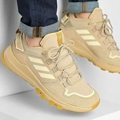 Sortie 👏 Baskets Terrex Hikster GZ3032 Beige Tone Sand Beige Victory Gold de Adidas Performance ⭐