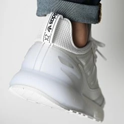 Bon marché 💯 Baskets ZX 2K Boost 2 GZ7740 Cloud White Core Black de Adidas Originals 👏 -Pas Cher adidas Magasin adidas 312431 GZ7741 20220404T161018 04