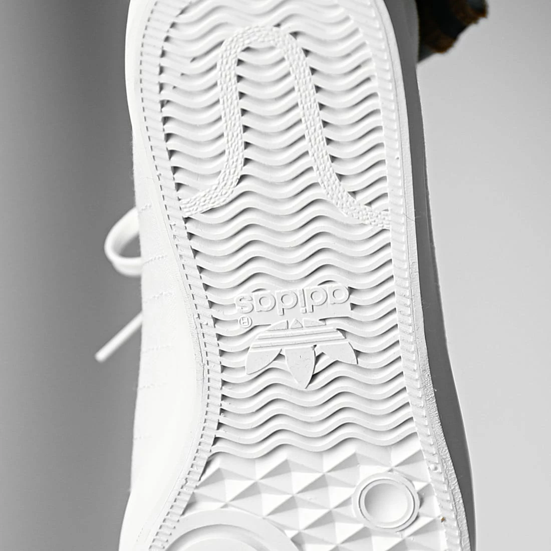 Sortie ✔️ Baskets Montantes Nizza Hi GV7607 Footwear White Core Black de Adidas Originals 😀 7 Sortie ✔️ Baskets Montantes Nizza Hi GV7607 Footwear White Core Black de Adidas Originals 😀 – Image 5