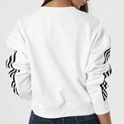 Meilleure affaire 🤩 Sweat Crewneck Crop Femme A Bandes HN8317 Blanc de Adidas Originals 🌟 -Pas Cher adidas Magasin adidas 320344 HN8317 20220530T160922 06