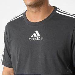 Le moins cher 👍 Tee 👕 Shirt A Bandes HK2881 Bleu Marine Gris Anthracite Noir de Adidas Performance 😍 -Pas Cher adidas Magasin adidas 321802 HK2881 20220609T121827 02