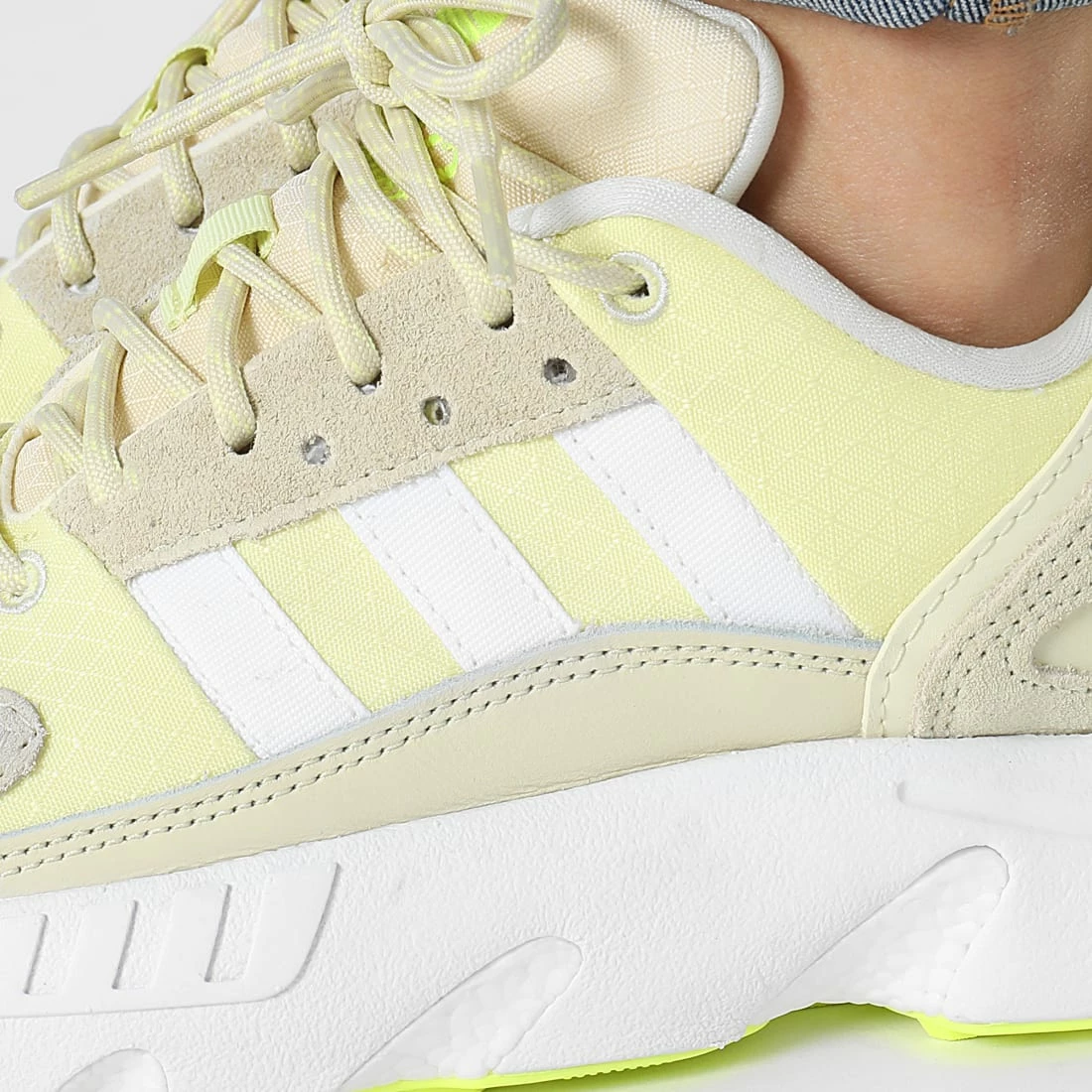 Offres 👏 Baskets Femme ZX 22 Boost GW8317 Sand Cloud White Yellow Tint de Adidas Originals 🔔 4 Offres 👏 Baskets Femme ZX 22 Boost GW8317 Sand Cloud White Yellow Tint de Adidas Originals 🔔 – Image 2