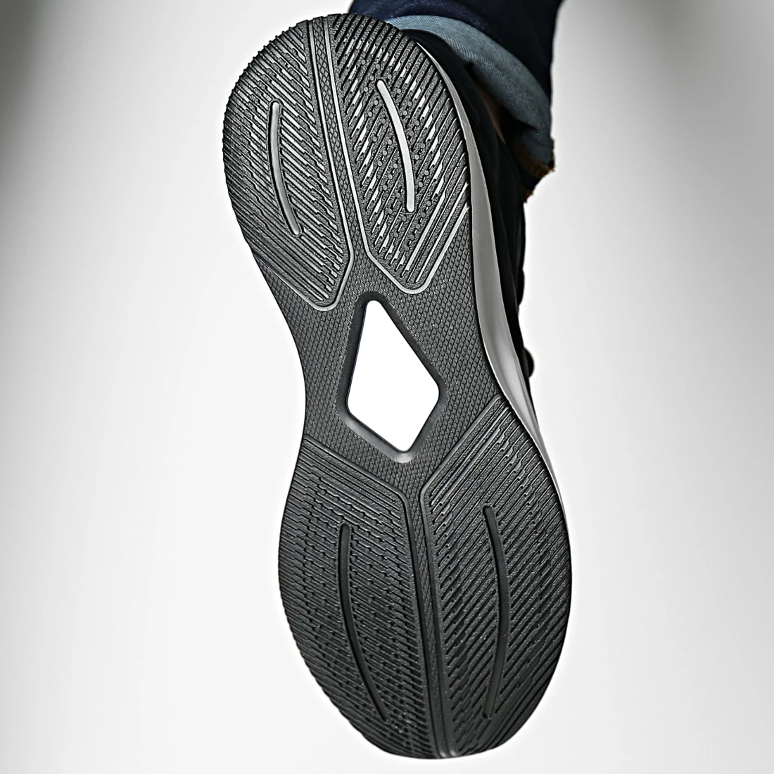 Grosses soldes 😍 Baskets Duramo 10 GW4080 Core Black Cloud White Red de Adidas Performance 💯 7 Grosses soldes 😍 Baskets Duramo 10 GW4080 Core Black Cloud White Red de Adidas Performance 💯 – Image 5