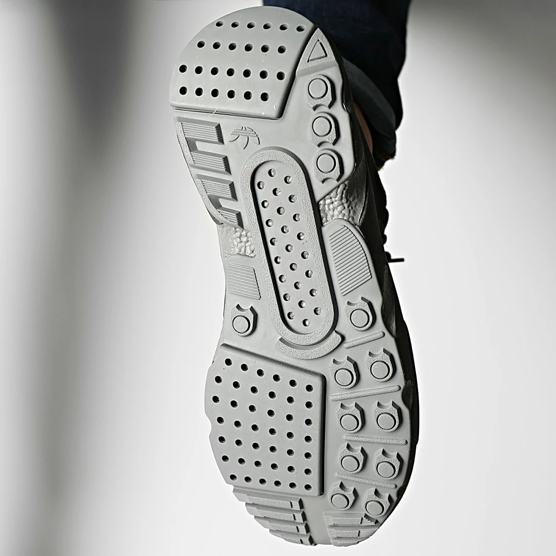 Nouveau 🛒 Baskets ZX 22 Boost GY6696 Dark Solid Grey Grey Three de Adidas Originals ✔️ 7 Nouveau 🛒 Baskets ZX 22 Boost GY6696 Dark Solid Grey Grey Three de Adidas Originals ✔️ – Image 5