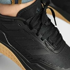 Le moins cher ✔️ Baskets Trainer V GX0728 Core Black Gum de Adidas Performance 😍 8 Le moins cher ✔️ Baskets Trainer V GX0728 Core Black Gum de Adidas Performance 😍 -Pas Cher adidas Magasin adidas 322938 GX0728 20220610T162517 02