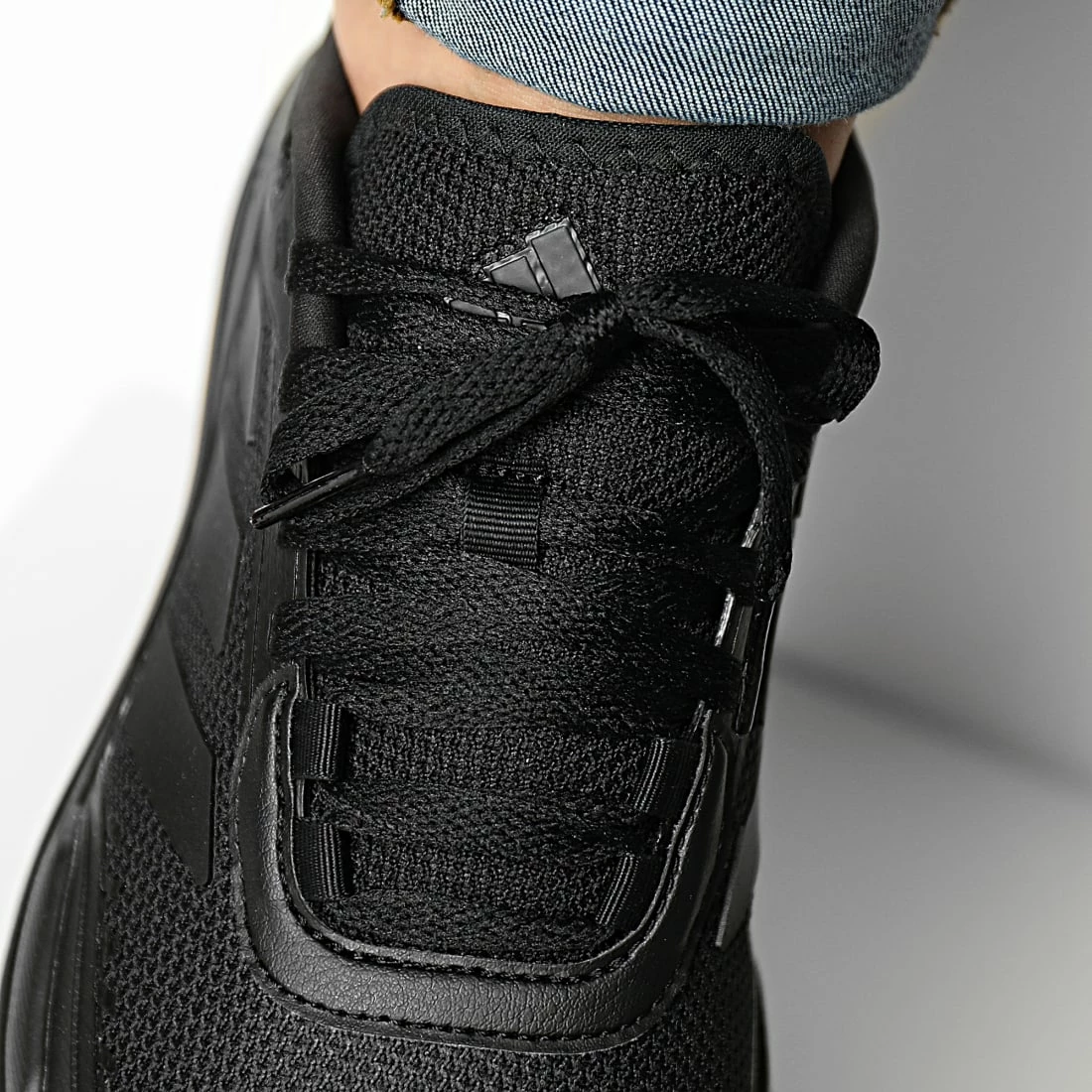 Le moins cher ✔️ Baskets Trainer V GX0728 Core Black Gum de Adidas Performance 😍 5 Le moins cher ✔️ Baskets Trainer V GX0728 Core Black Gum de Adidas Performance 😍 – Image 3