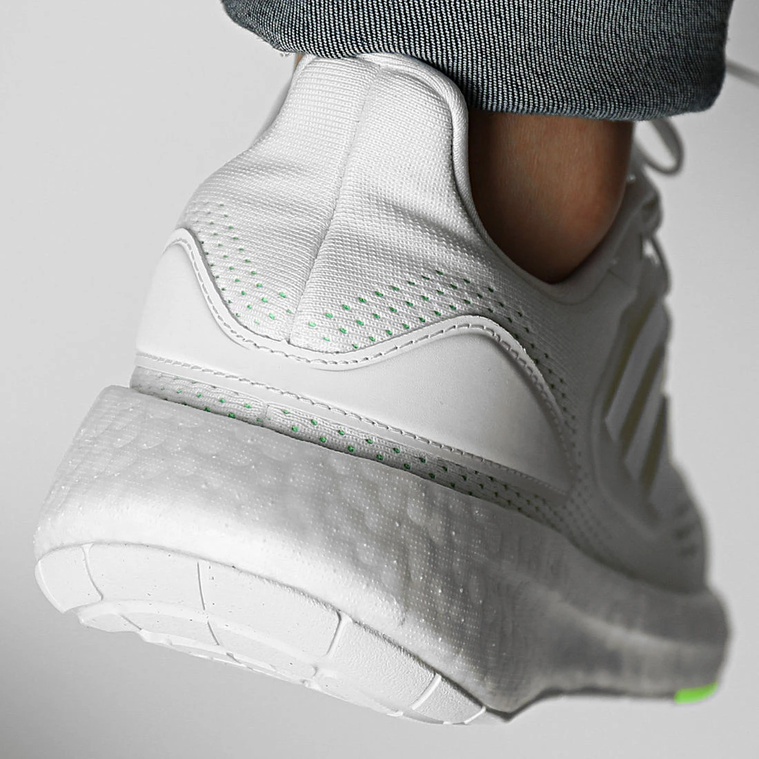 Le moins cher 🥰 Baskets PureBoost 22 GZ5175 Cloud White Beam Green de Adidas Performance ⭐ 6 Le moins cher 🥰 Baskets PureBoost 22 GZ5175 Cloud White Beam Green de Adidas Performance ⭐ – Image 4