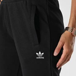 Le moins cher 😍 Pantalon Jogging Femme HM1837 Noir de Adidas Originals 🛒 11 Le moins cher 😍 Pantalon Jogging Femme HM1837 Noir de Adidas Originals 🛒 -Pas Cher adidas Magasin adidas 323526 HM1837 20220623T162329 04
