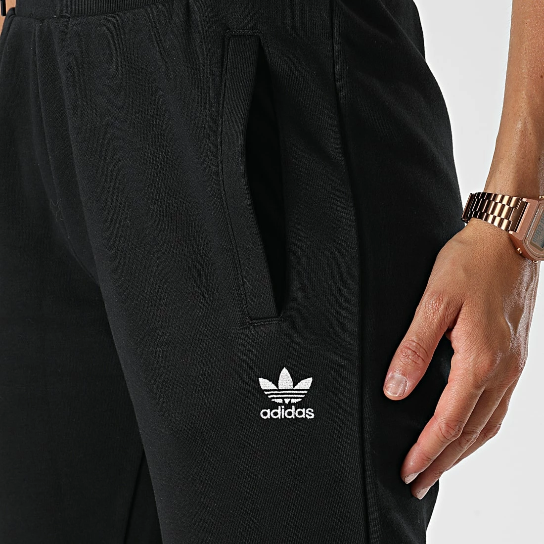 Le moins cher 😍 Pantalon Jogging Femme HM1837 Noir de Adidas Originals 🛒 6 Le moins cher 😍 Pantalon Jogging Femme HM1837 Noir de Adidas Originals 🛒 – Image 4