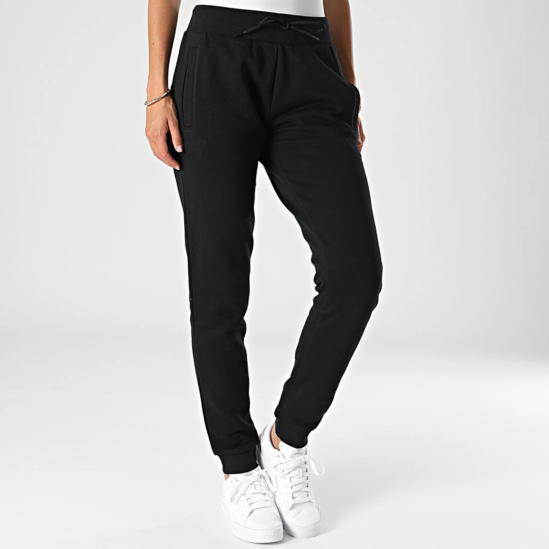Le moins cher 😍 Pantalon Jogging Femme HM1837 Noir de Adidas Originals 🛒 7 Le moins cher 😍 Pantalon Jogging Femme HM1837 Noir de Adidas Originals 🛒 – Image 5