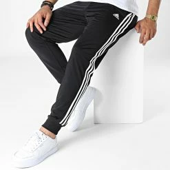 Sortie ⌛ Pantalon Jogging A Bandes H46105 Noir de Adidas Performance 🎁 -Pas Cher adidas Magasin adidas 323765 H46105 20220627T160354 03