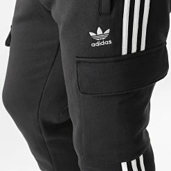 Top 10 ⌛ Pantalon Jogging Cargo A Bandes HK9689 Noir de Adidas Originals 🔥 11 Top 10 ⌛ Pantalon Jogging Cargo A Bandes HK9689 Noir de Adidas Originals 🔥 -Pas Cher adidas Magasin adidas 323768 HK9689 20220621T122245 04