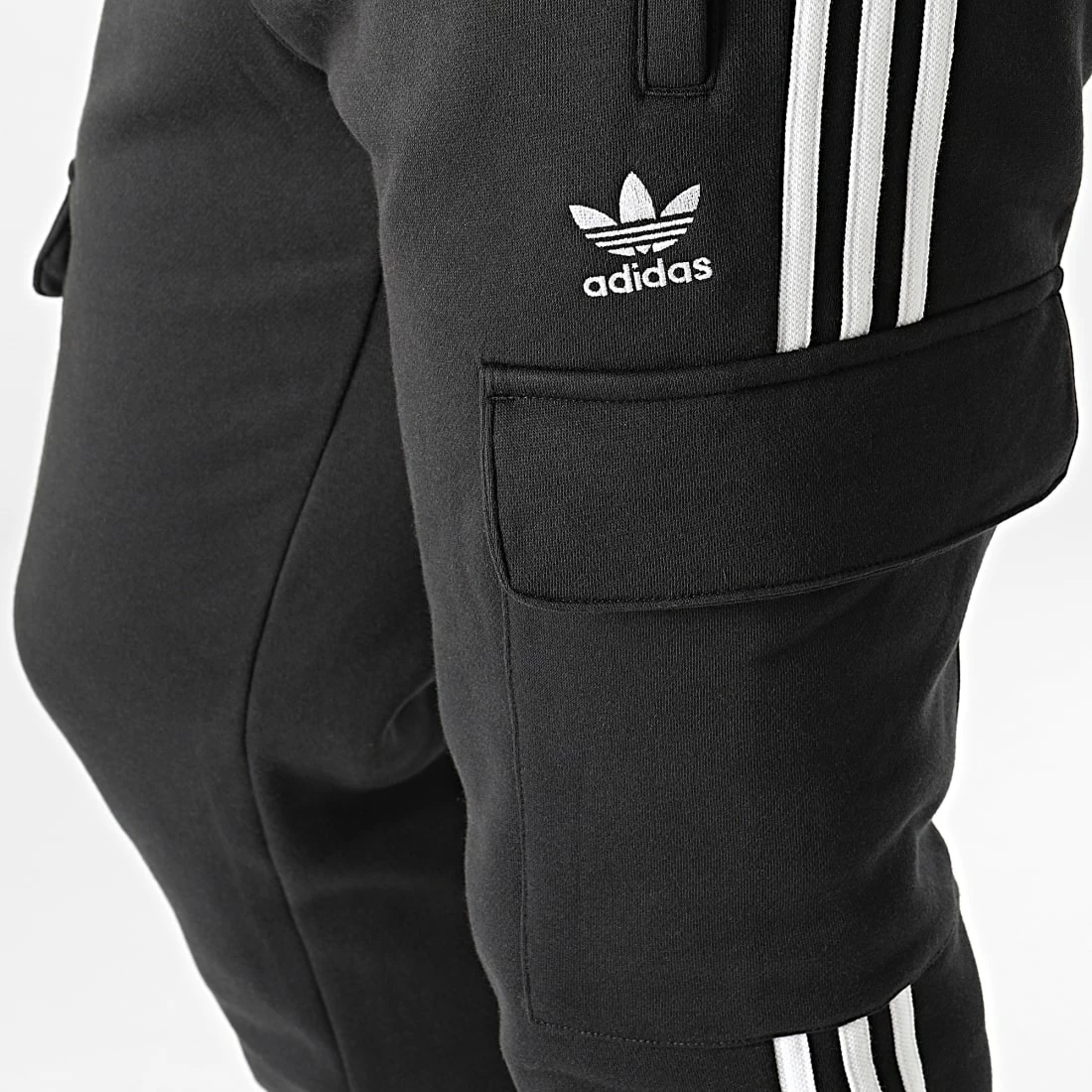 Top 10 ⌛ Pantalon Jogging Cargo A Bandes HK9689 Noir de Adidas Originals 🔥 6 Top 10 ⌛ Pantalon Jogging Cargo A Bandes HK9689 Noir de Adidas Originals 🔥 – Image 4