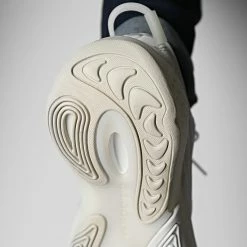 Grosses soldes 🛒 Baskets Ozrah GX1875 Crystal White Aluminium Core Black de Adidas Originals ⌛ -Pas Cher adidas Magasin adidas 324716 GX1875 20220624T151055 05