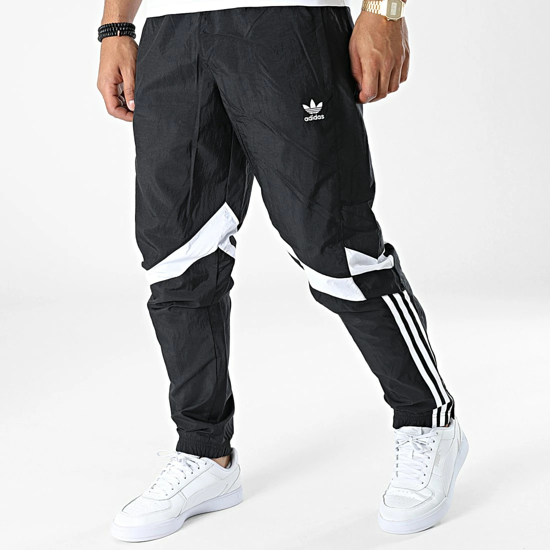Budget ⌛ Pantalon Jogging A Bandes HK7325 Noir de Adidas Originals 😍 3 Budget ⌛ Pantalon Jogging A Bandes HK7325 Noir de Adidas Originals 😍