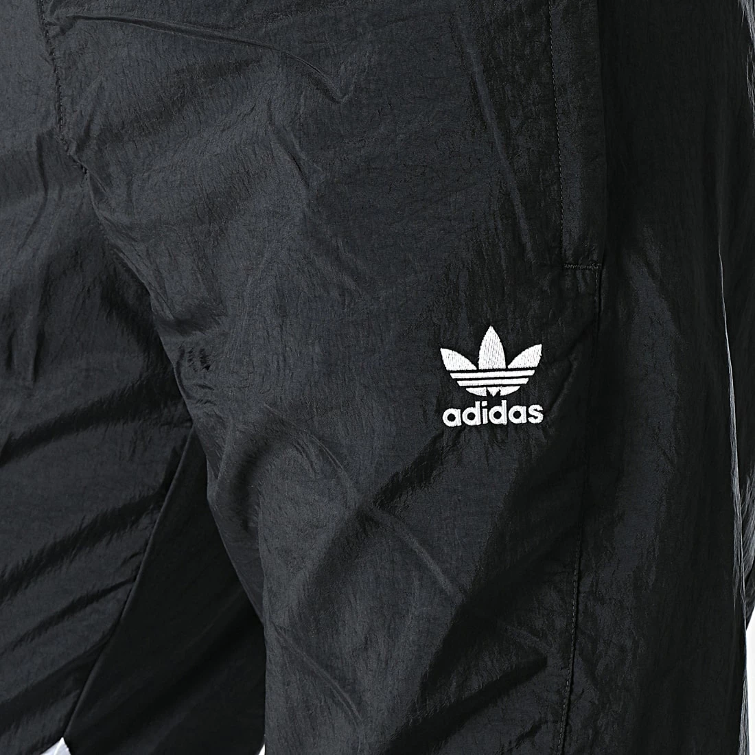 Budget ⌛ Pantalon Jogging A Bandes HK7325 Noir de Adidas Originals 😍 4 Budget ⌛ Pantalon Jogging A Bandes HK7325 Noir de Adidas Originals 😍 – Image 2