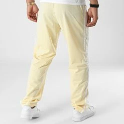 Meilleur prix 🛒 Pantalon Jogging A Bandes HR7900 Jaune de Adidas Originals ❤️ -Pas Cher adidas Magasin adidas 325158 HR7900 20220627T160830 06