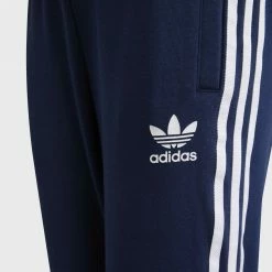Les meilleures critiques de 🥰 Pantalon Jogging Enfant A Bandes Trefoil HK0353 Bleu Marine de Adidas Originals 🤩 -Pas Cher adidas Magasin adidas 325622 HK0353 20220629T110010 02