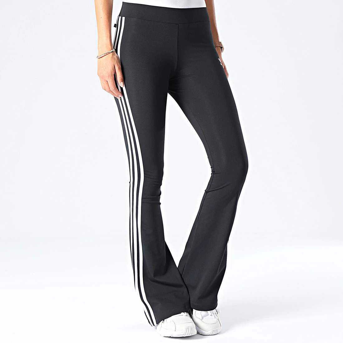 Budget ❤️ Legging Femme Flare A Bandes HK2139 Noir de Adidas Originals ✔️ 5 Budget ❤️ Legging Femme Flare A Bandes HK2139 Noir de Adidas Originals ✔️ – Image 3