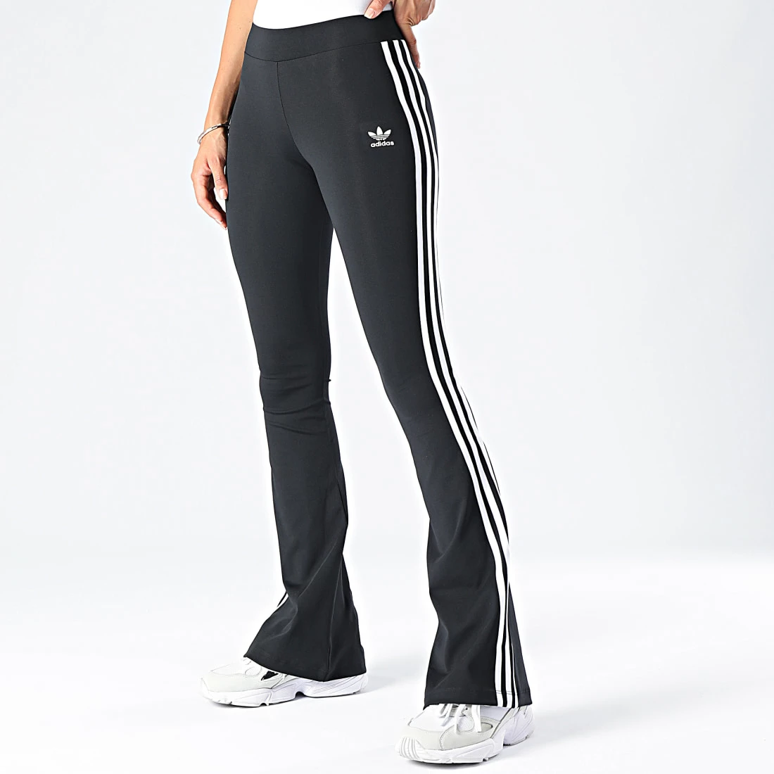 Budget ❤️ Legging Femme Flare A Bandes HK2139 Noir de Adidas Originals ✔️ 6 Budget ❤️ Legging Femme Flare A Bandes HK2139 Noir de Adidas Originals ✔️ – Image 4