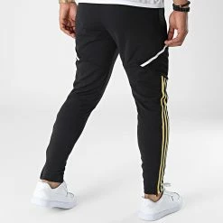 Remise 🥰 Pantalon Jogging A Bandes Juventus HG1355 Noir de Adidas Performance 😉 -Pas Cher adidas Magasin adidas 326320 HG1355 20220701T123246 04