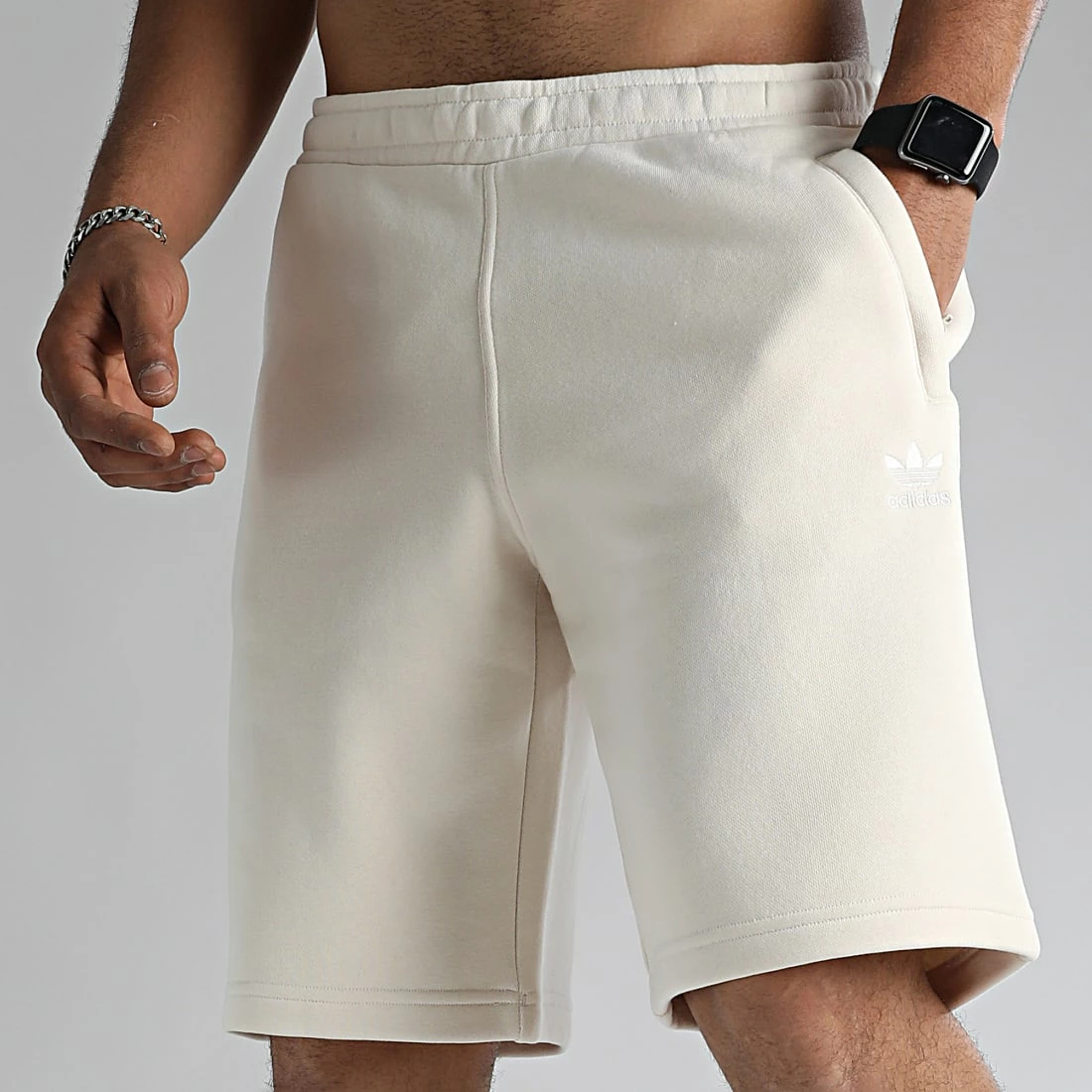 Sortie 😉 Short Jogging Essential H34681 Beige de Adidas Originals ⭐ 5 Sortie 😉 Short Jogging Essential H34681 Beige de Adidas Originals ⭐ – Image 3