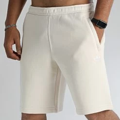 Sortie 😉 Short Jogging Essential H34681 Beige de Adidas Originals ⭐