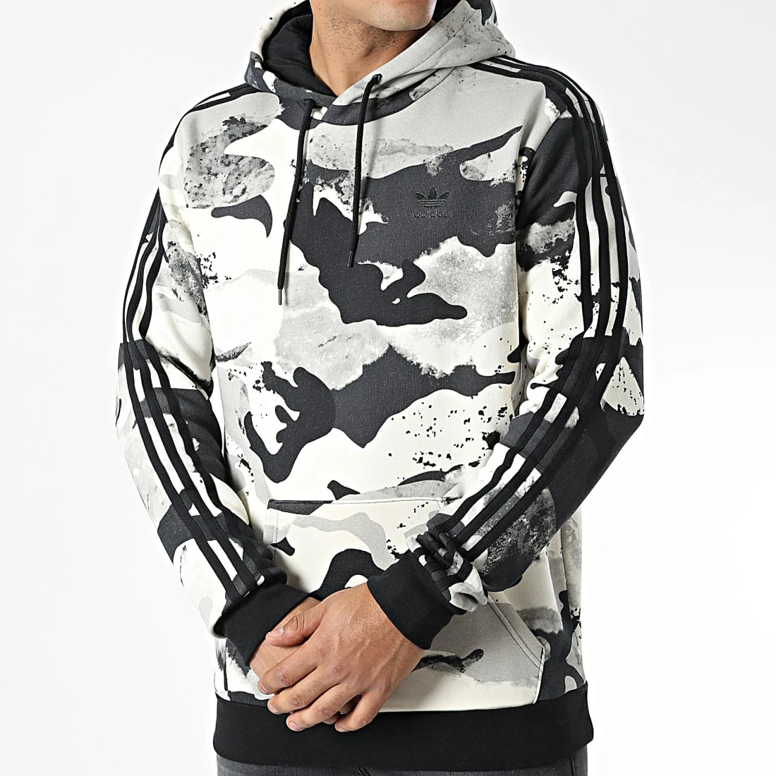 Vente flash 🔥 Sweat Capuche A Bandes Camo AOP HK2805 Beige Noir de adidas 🎁 5 Vente flash 🔥 Sweat Capuche A Bandes Camo AOP HK2805 Beige Noir de adidas 🎁 – Image 3