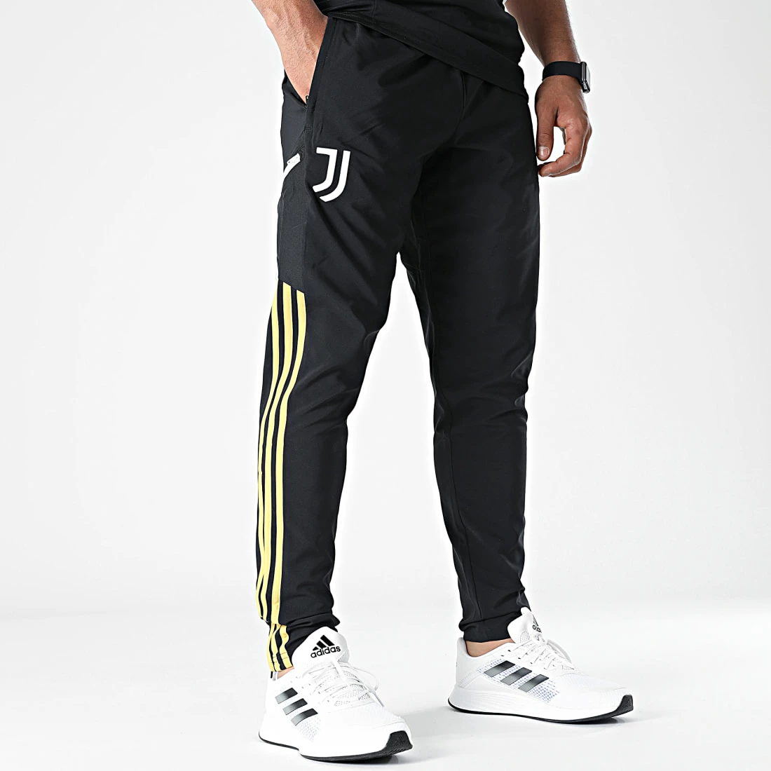 Meilleure affaire 🛒 Pantalon Jogging A Bandes Juventus HA2630 Noir de adidas 😉 3 Meilleure affaire 🛒 Pantalon Jogging A Bandes Juventus HA2630 Noir de adidas 😉