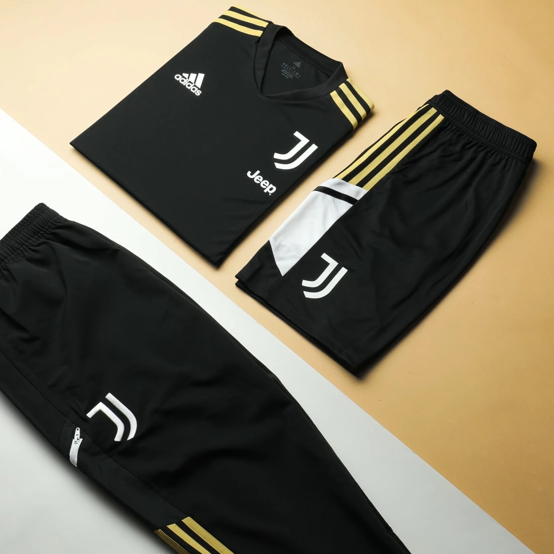 Meilleure affaire 🛒 Pantalon Jogging A Bandes Juventus HA2630 Noir de adidas 😉 9 Meilleure affaire 🛒 Pantalon Jogging A Bandes Juventus HA2630 Noir de adidas 😉 – Image 7