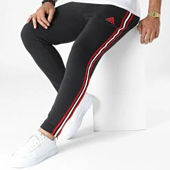 Meilleure vente 😀 Pantalon Jogging A Bandes Manchester United HU1184 Noir de Adidas Performance ❤️ -Pas Cher adidas Magasin adidas 326567 HU1184 20220706T155521 03