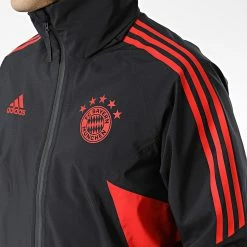 Sortie 👏 Veste Zippée A Bandes FC Bayern Rain HI3465 Noir de Adidas Performance 😉 -Pas Cher adidas Magasin adidas 326586 HI3465 20220706T160139 02