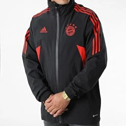 Sortie 👏 Veste Zippée A Bandes FC Bayern Rain HI3465 Noir de Adidas Performance 😉 -Pas Cher adidas Magasin adidas 326586 HI3465 20220706T160141 03