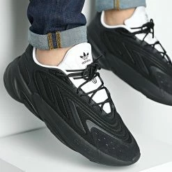 Vente flash 😀 Baskets Ozelia GX4499 Core Black Cloud White de Adidas Originals 🌟