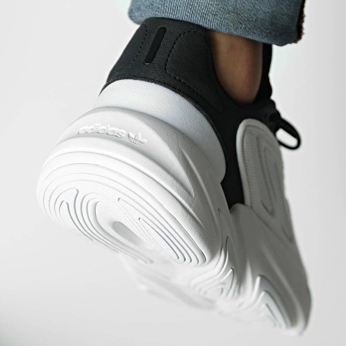 De gros ✨ Baskets Ozelia GY1561 Footwear White Core Black Crystal White de Adidas Originals ✔️ 6 De gros ✨ Baskets Ozelia GY1561 Footwear White Core Black Crystal White de Adidas Originals ✔️ – Image 4