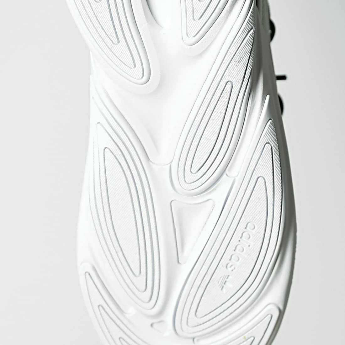 De gros ✨ Baskets Ozelia GY1561 Footwear White Core Black Crystal White de Adidas Originals ✔️ 7 De gros ✨ Baskets Ozelia GY1561 Footwear White Core Black Crystal White de Adidas Originals ✔️ – Image 5