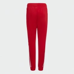 Meilleure vente ✔️ Pantalon Jogging A Bandes Enfant SST HD2047 Rouge de Adidas Originals 👍 11 Meilleure vente ✔️ Pantalon Jogging A Bandes Enfant SST HD2047 Rouge de Adidas Originals 👍 -Pas Cher adidas Magasin adidas 327427 HD2047 20220729T161909 05